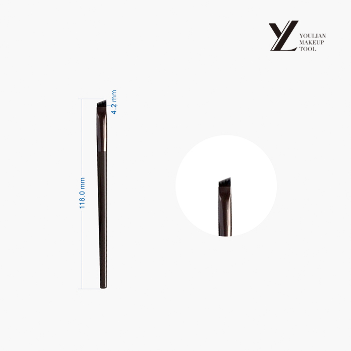 Hur förbättrar en ögonbrynsspoolie resultat för ögonbrynsvård och makeup?